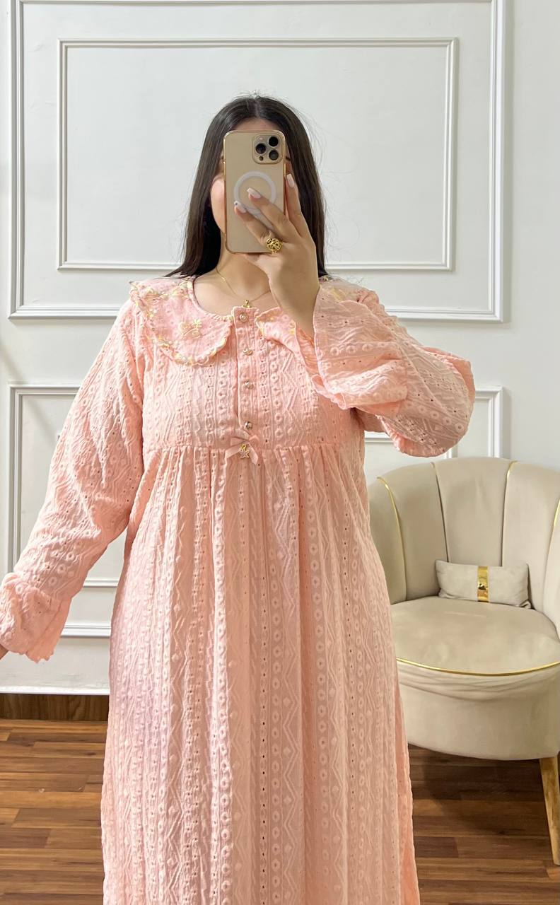 Sofina Pyjama gros plan col et dentelle