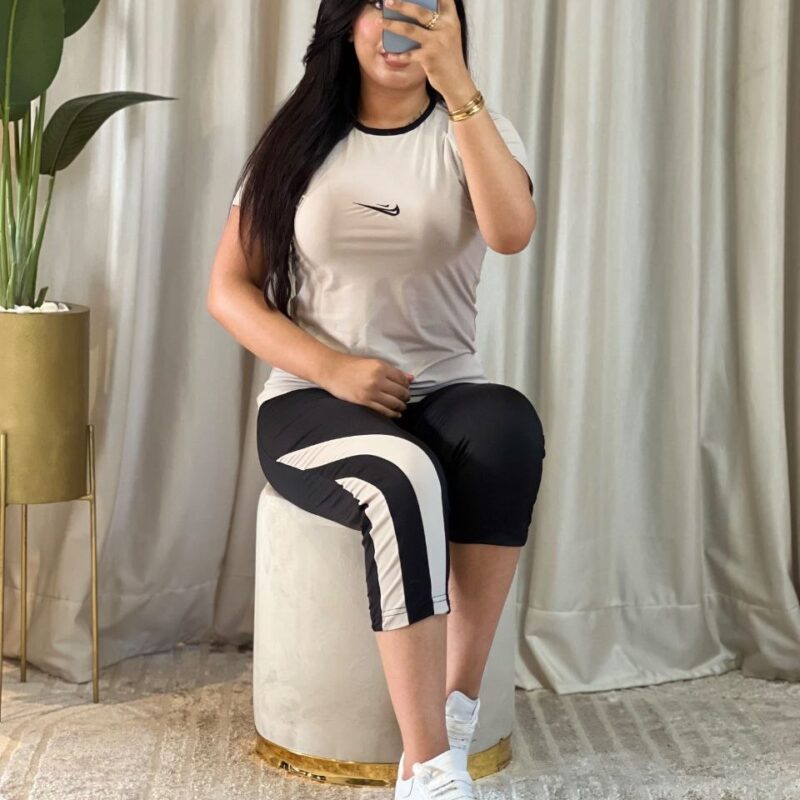 Ensemble Sportswear Femme 2 Pièces – T-shirt et Pantacourt Confort Extensible